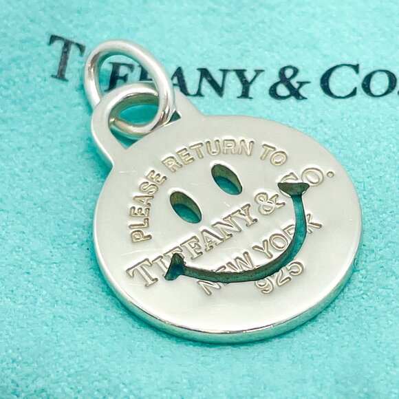 RARE Tiffany & Co Return to Tiffany Smile Happy Charm Pendant Silver - Picture 11 of 16